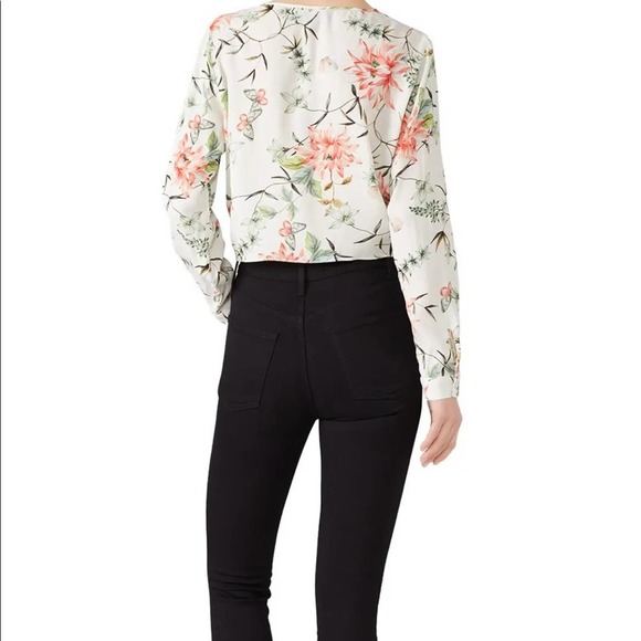 Fifteen Twenty Button Up Tie Front Floral Top medium - Picture 7 of 9